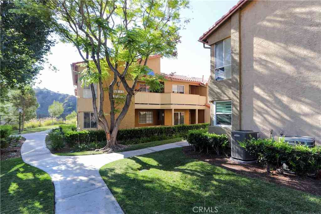 Condo For Sale - 5255 Box Canyon Court #23G<br/> Yorba Linda, CA 92887