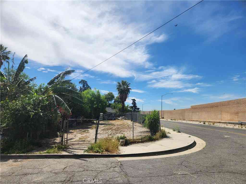 Vacant Land For Sale - 11th Street<br/> San Bernardino, CA 92410