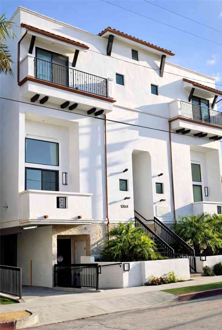 Apartment For Rent - 10844 Blix Street #101<br/> North Hollywood, CA 91602