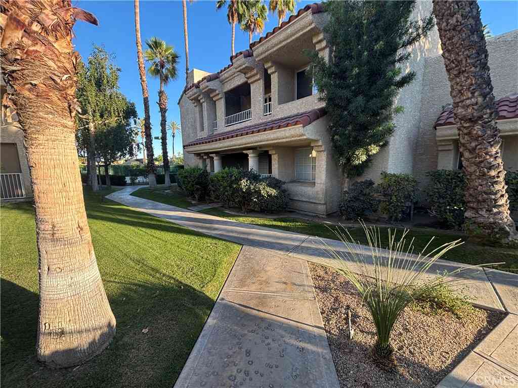 Condo For Sale - 2700 Lawrence Crossley #84<br/> Palm Springs, CA 92264