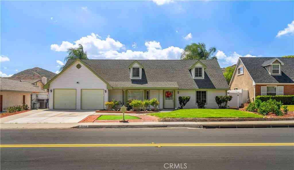 Homes For Sale - 5444 Peacock Lane<br/> Riverside, CA 92505