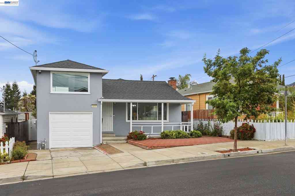 Homes For Sale - 1657 162nd Ave<br/> Alameda County, San Leandro, CA 94578