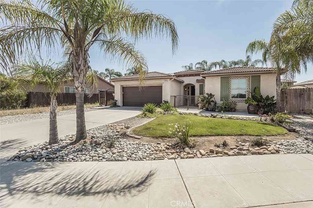 Homes For Sale - 7357 E Redlands<br/> Fresno, CA 93737