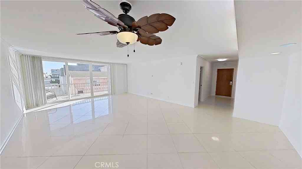 Condo For Rent - 310 Fernando Street Street #105<br/> Newport Beach, CA 92661