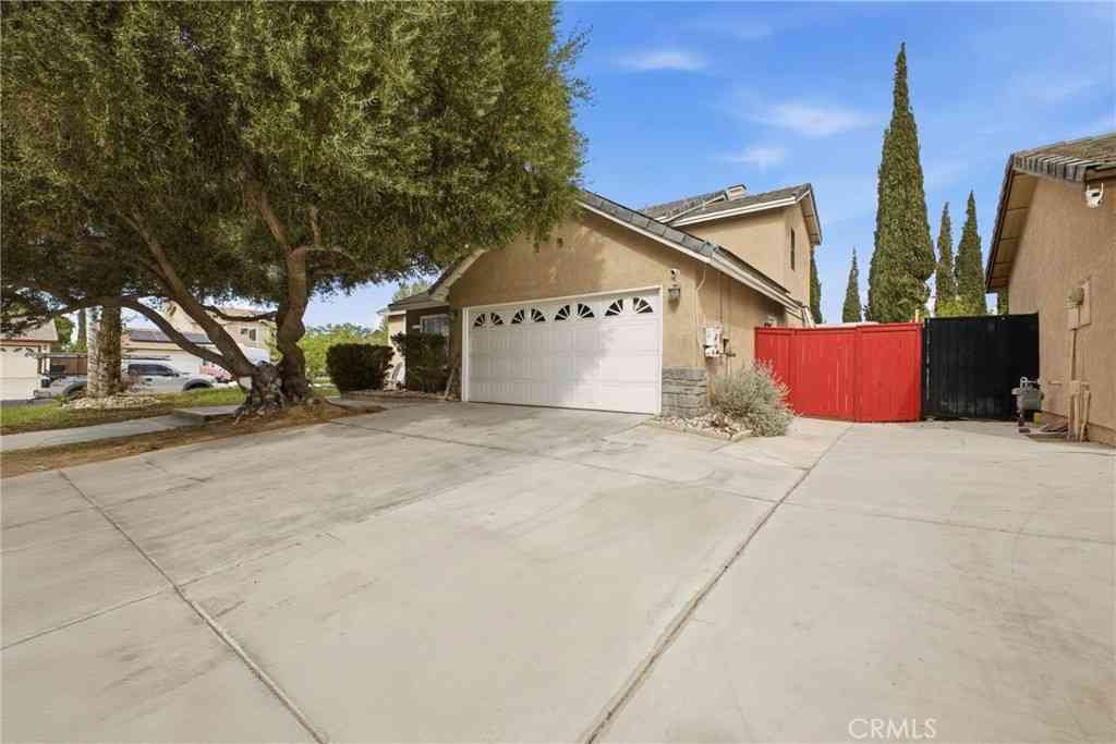 Homes For Sale - 14673 Owens River<br/> Victorville, CA 92392
