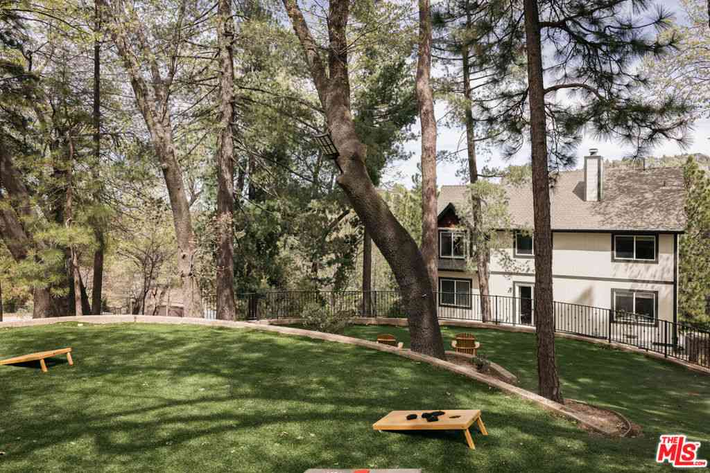 Homes For Sale - 958 Lucerne Lane<br/> Lake Arrowhead, CA 92352