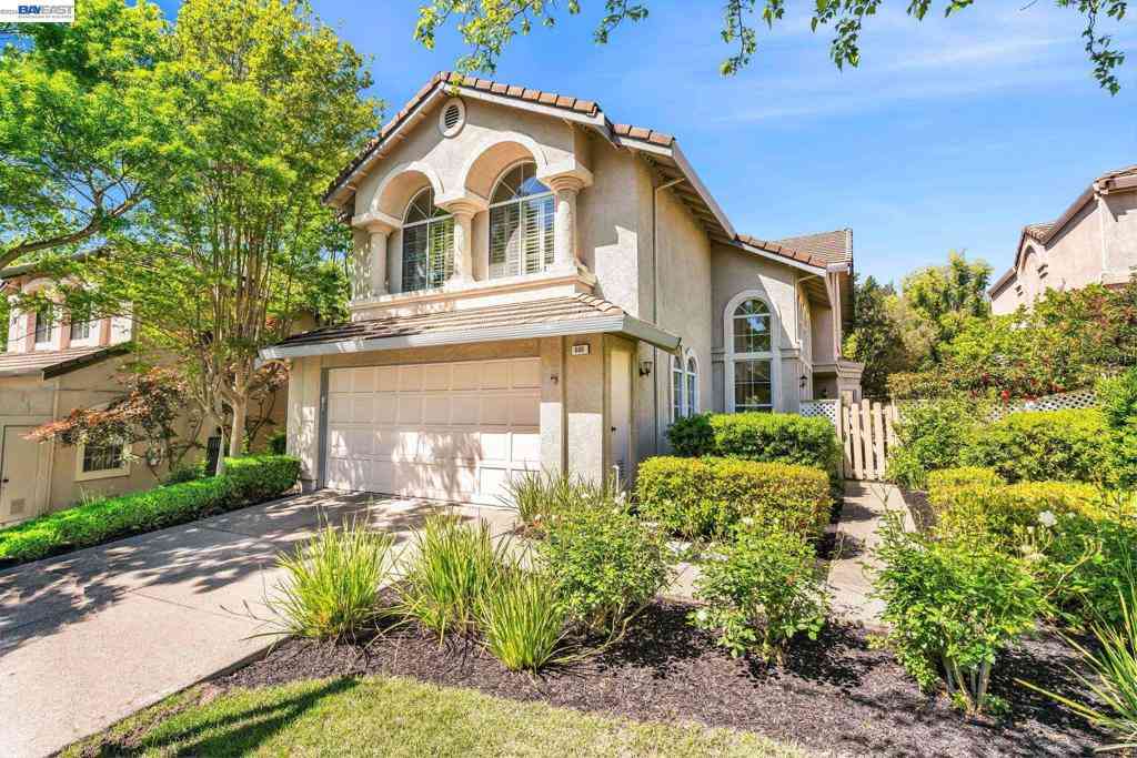 Homes For Sale - 690 Glasgow Cir<br/> Danville, CA 94526