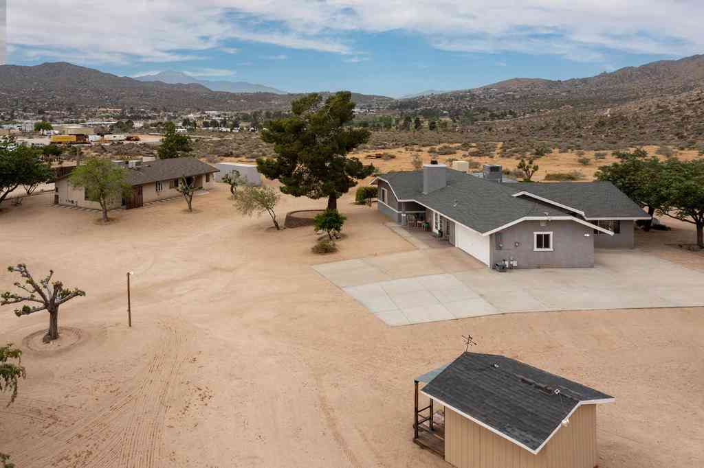 Homes For Sale - 6910 Wamego Trail<br/> Yucca Valley, CA 92284