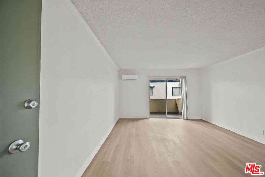 Condo For Rent - 8371 Northgate Avenue #16<br/> Canoga Park, CA 91304