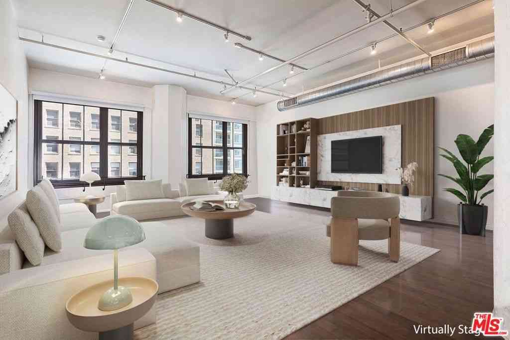 Condo For Sale - 1645 Vine Street #504<br/> Los Angeles, CA 90028