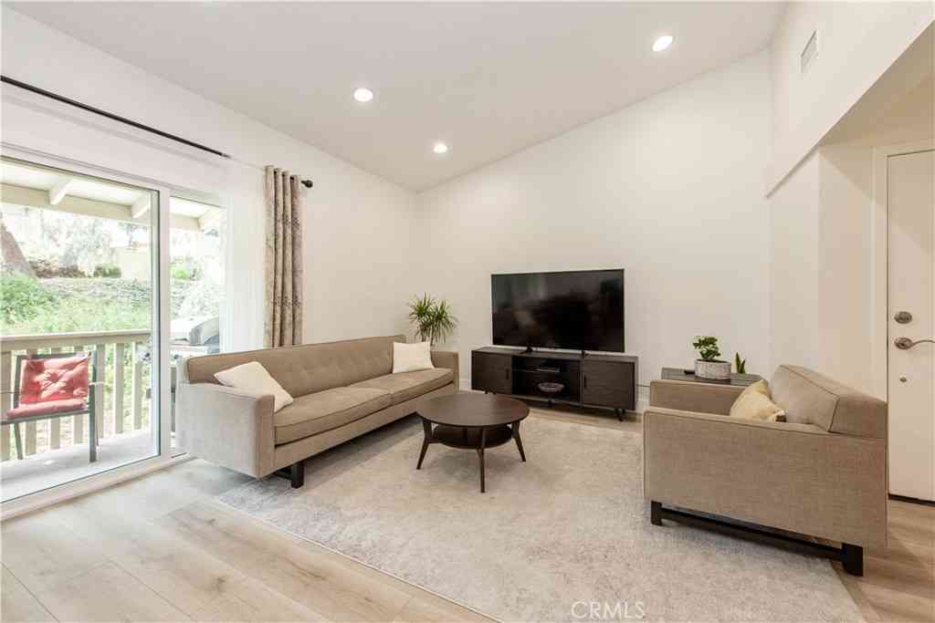 Condo For Sale - 23261 La Glorieta #73<br/> Mission Viejo, CA 92691