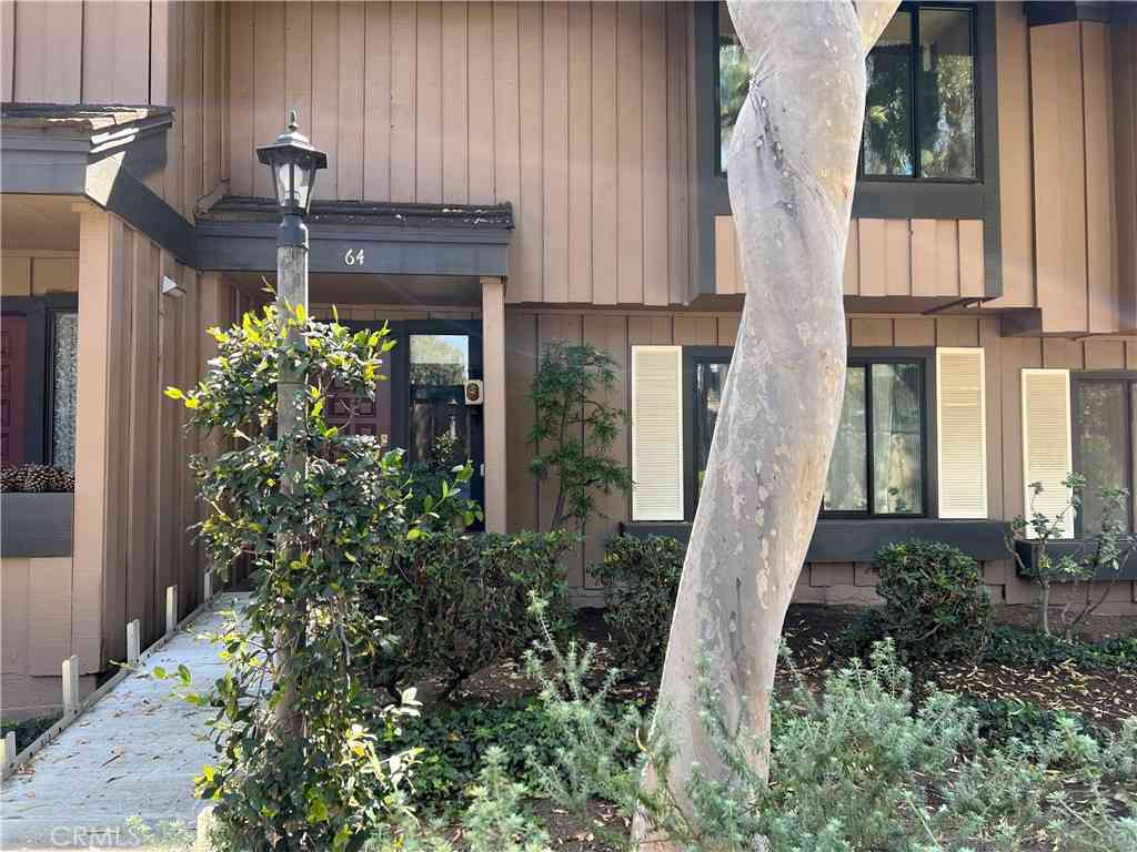 Townhouse For Sale - 9731 Reseda<br/> Northridge, CA 91324
