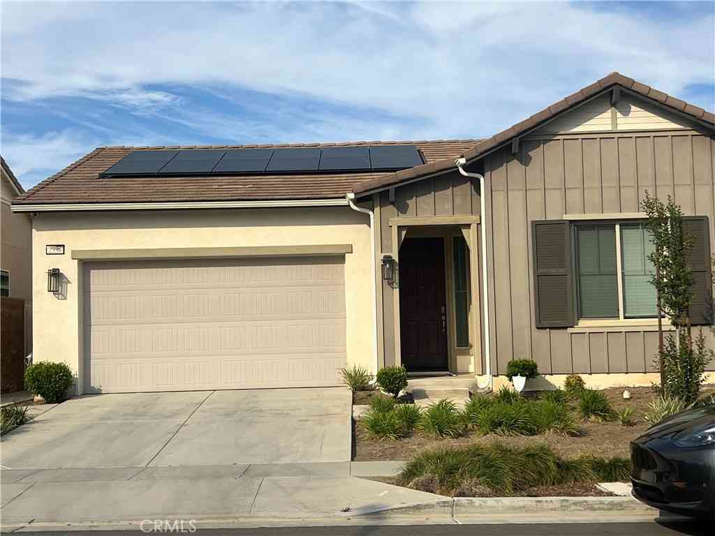 Condo For Sale - 2336 Bearrs<br/> Corona, CA 92883