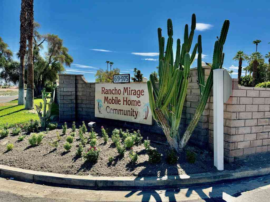 Mobile Home For Sale - 32 Belmont Street<br/> Rancho Mirage, CA 92270
