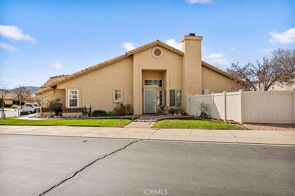 Homes For Sale - 625 S Shinecock<br/> Banning, CA 92220