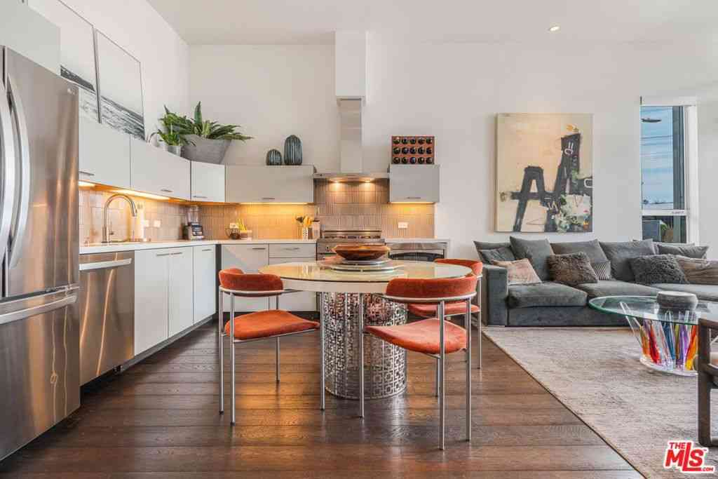 Condo For Sale - 751 N Fairfax Avenue #4<br/> Los Angeles, CA 90046
