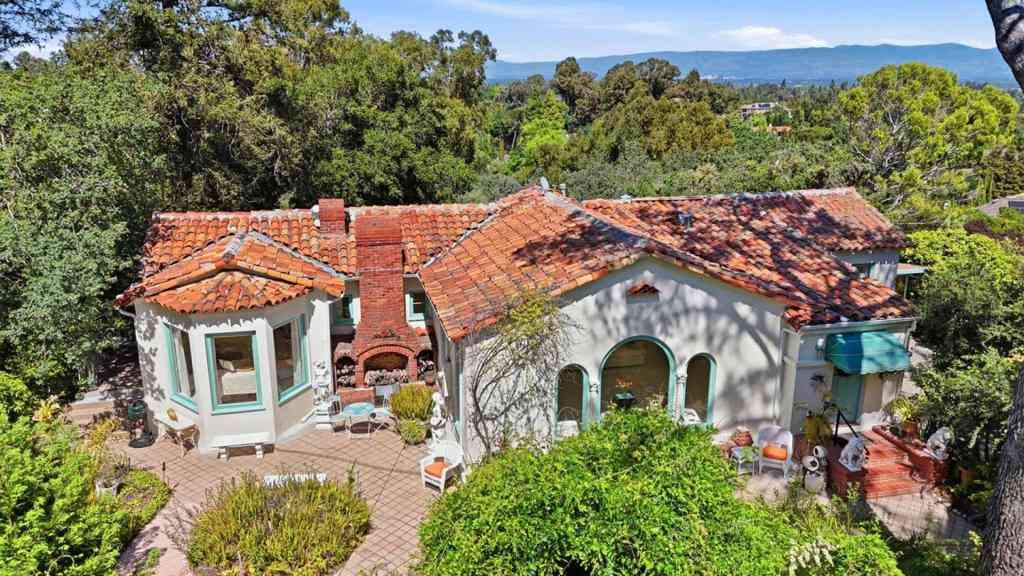 Homes For Sale - 18211 Saratoga Los Gatos Road<br/> Monte Sereno, CA 95030