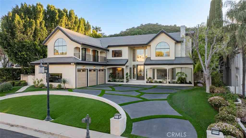 Homes For Sale - 4645 Westchester<br/> Woodland Hills, CA 91364