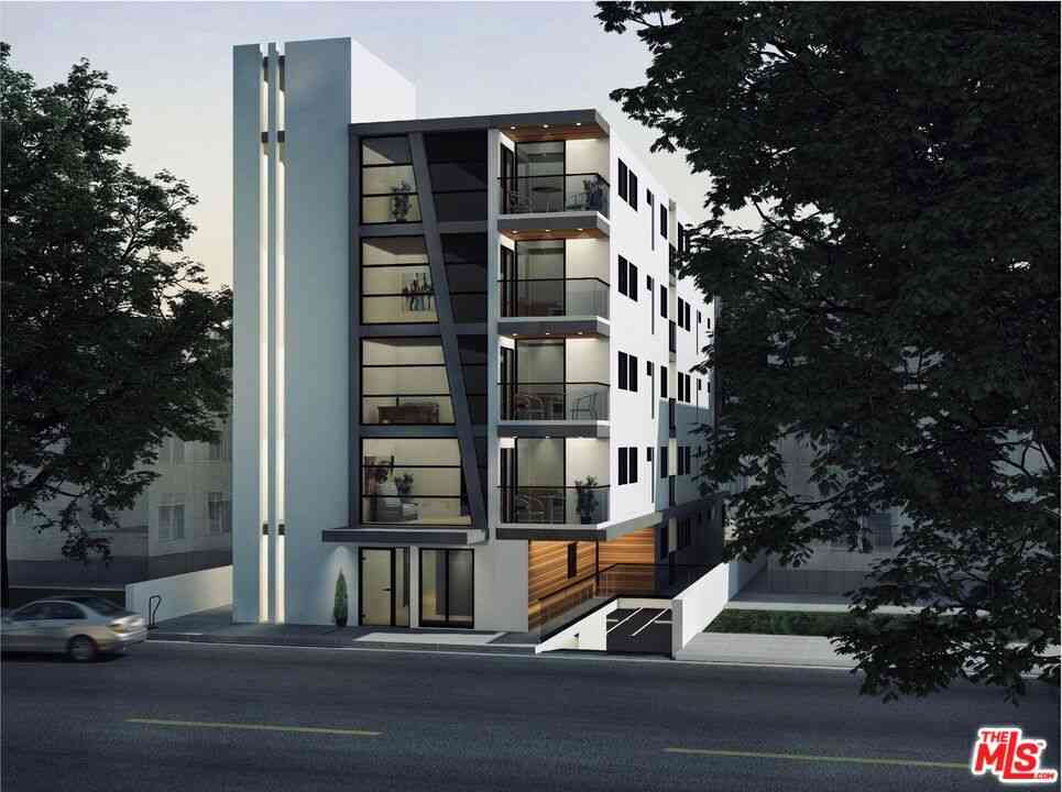Condo For Rent - 10918 Camarillo Street #501<br/> North Hollywood, CA 91602