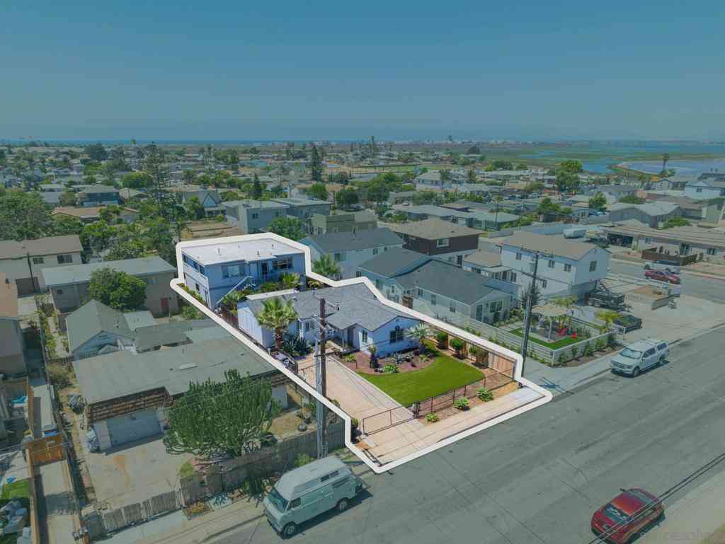 Homes For Sale - 562-564 11th Street<br/> Imperial Beach, CA 91932
