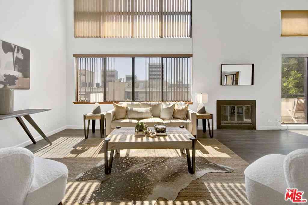 Townhouse For Sale - 1647 Veteran Avenue #E<br/> Los Angeles, CA 90024