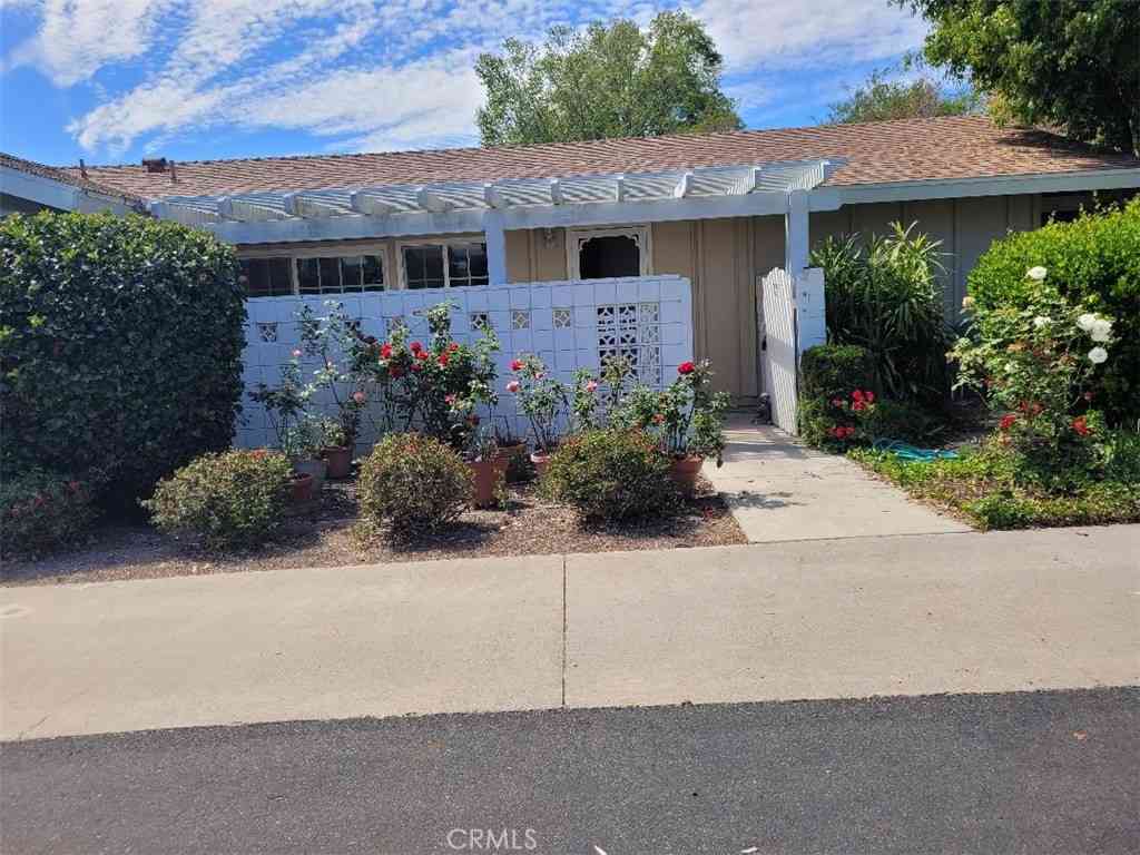 Homes For Sale - 552 Avenida Sevilla #C<br/> Laguna Woods, CA 92637