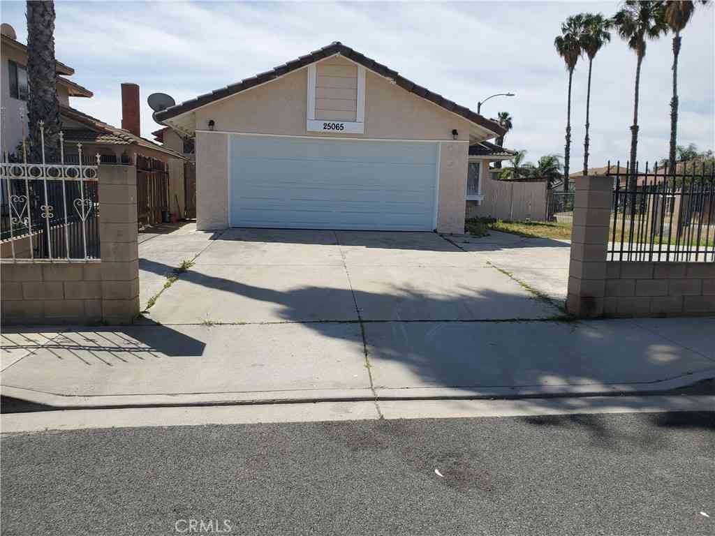 Homes For Sale - 25065 Wendy Wy<br/> Moreno Valley, CA 92551