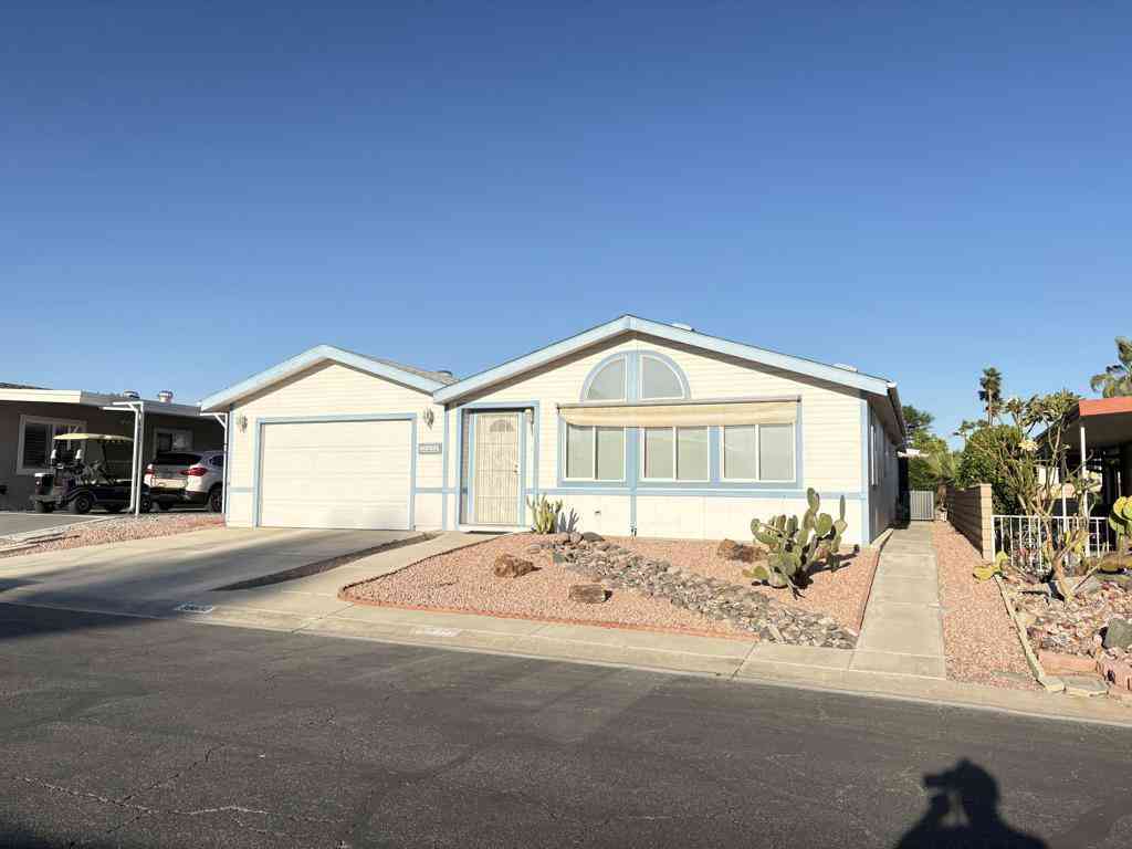 Mobile Home For Sale - 39832 Black Mesa Lane<br/> Palm Desert, CA 92260