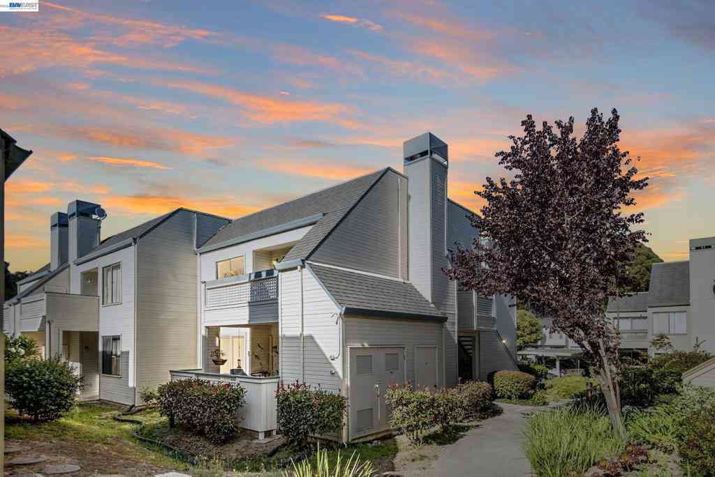 Condo For Sale - 3754 Stoneglen N<br/> Richmond, CA 94806