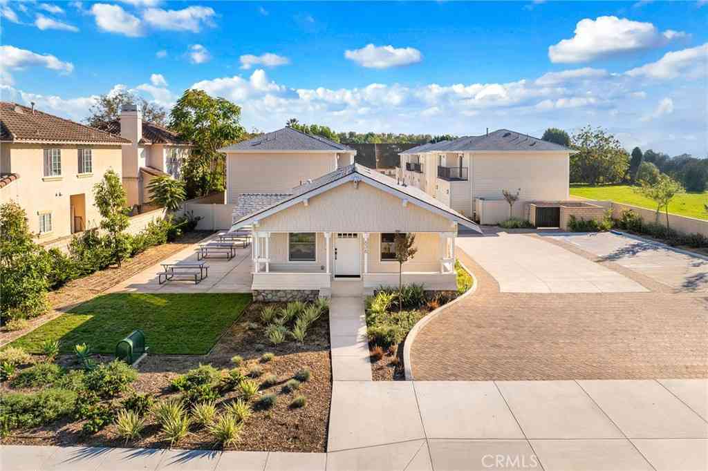 Homes For Sale - 638 W Grand Avenue<br/> Pomona, CA 91766