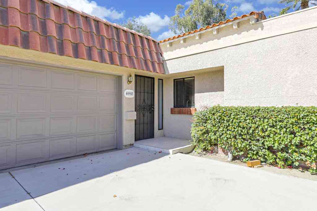 Condo For Sale - 40953 Inverness Way<br/> Palm Desert, CA 92211