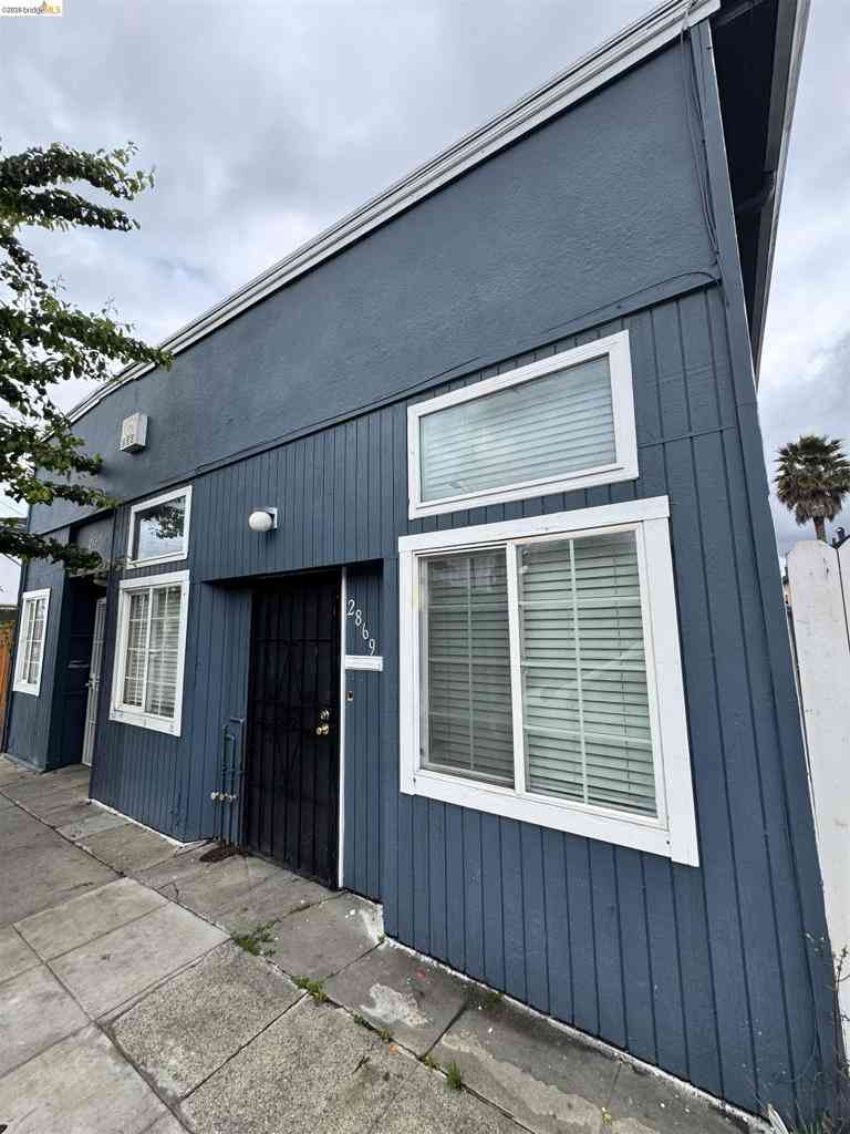Homes For Rent - 2869 38th Ave<br/> Oakland, CA 94619
