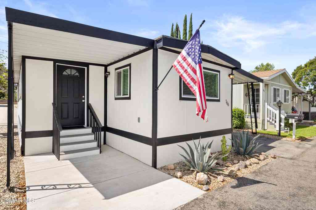 Mobile Home For Sale - 1550 Rory Lane #166<br/> Ventura County, Simi Valley, CA 93063