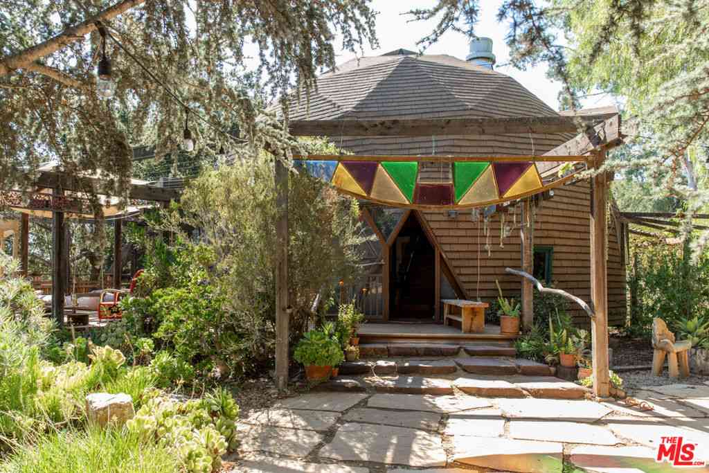 Homes For Rent - 20269 Croydon Lane<br/> Topanga, CA 90290