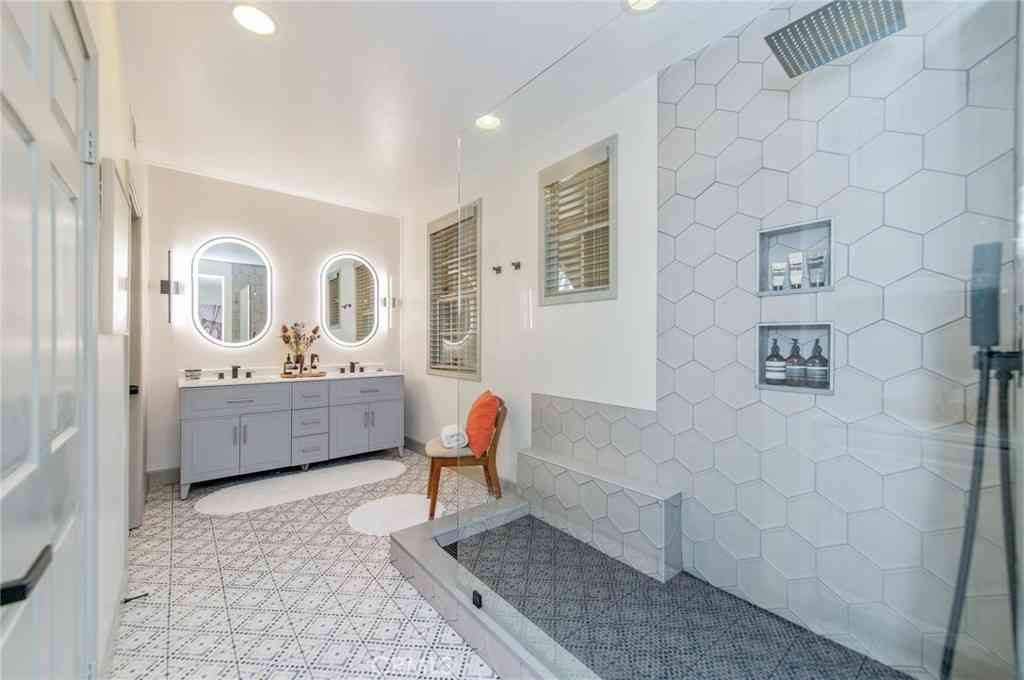Condo For Sale - 151 Silverado<br/> Irvine, CA 92618