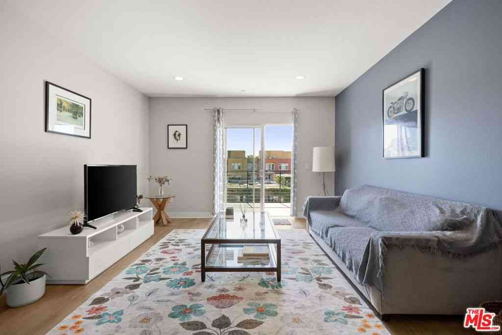 Condo For Rent - 13337 Beach Avenue #406<br/> Marina Del Rey, CA 90292