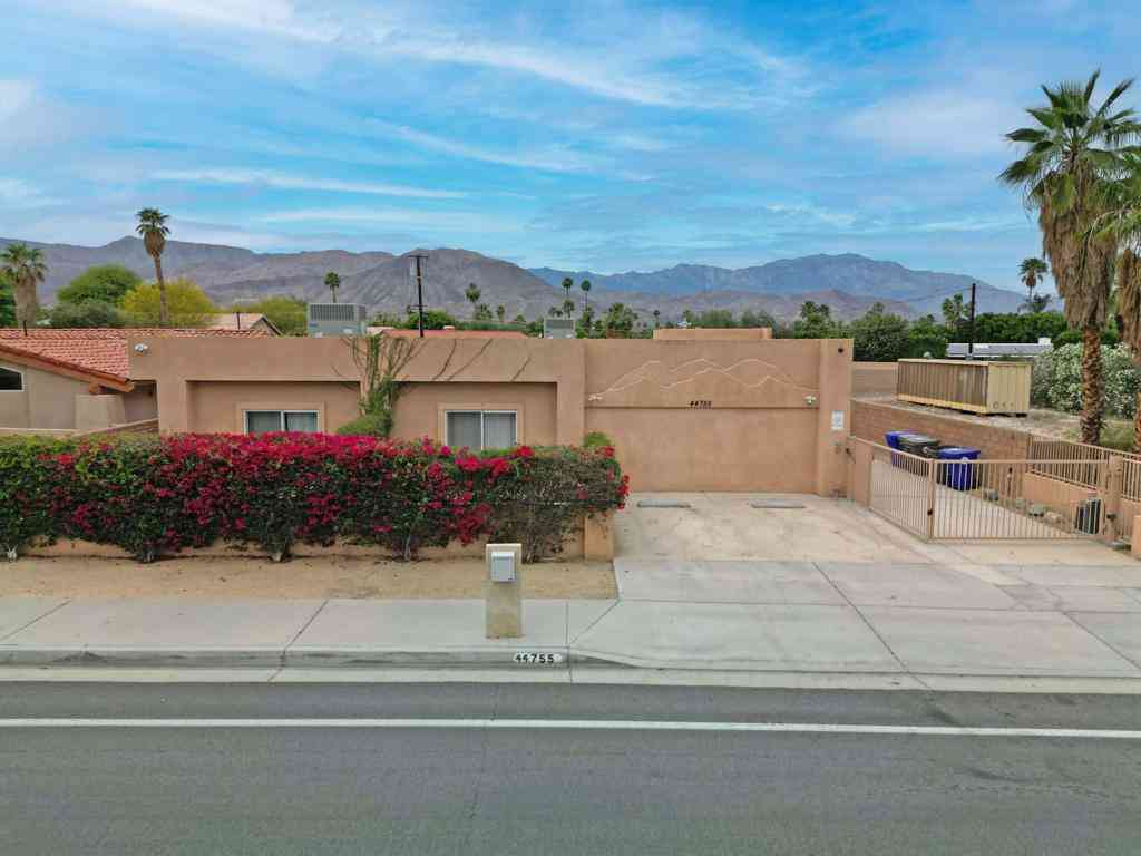 Homes For Sale - 44755 Deep Canyon Road<br/> Palm Desert, CA 92260