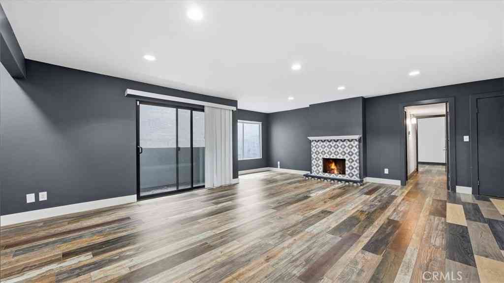 Condo For Sale - 1940 N Highland #17<br/> Los Angeles, CA 90068