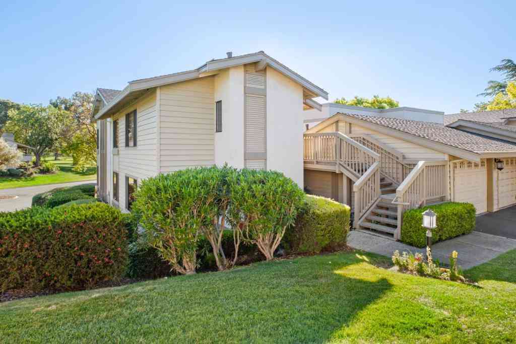 Condo For Sale - 7015 Via Valverde<br/> San Jose, CA 95135
