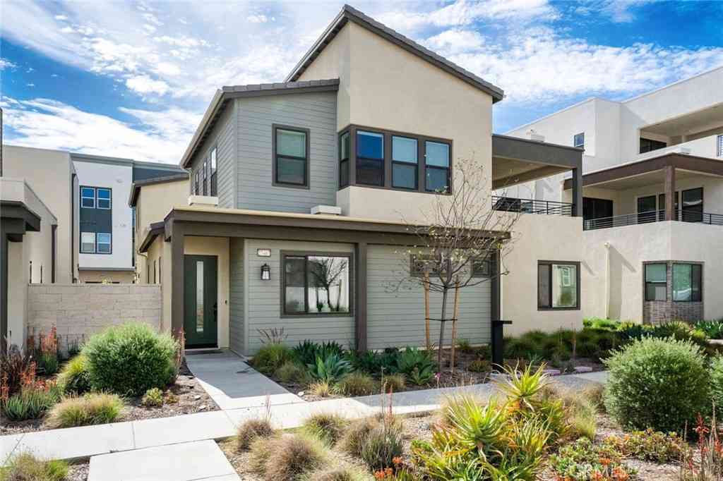 Condo For Sale - 27467 Mercantile Court<br/> Valencia, CA 91381