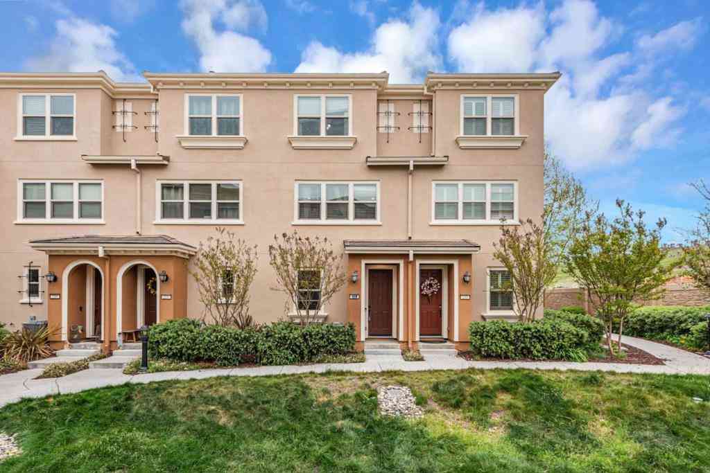Townhouse For Sale - 227 Siderno Court<br/> San Jose, CA 95111