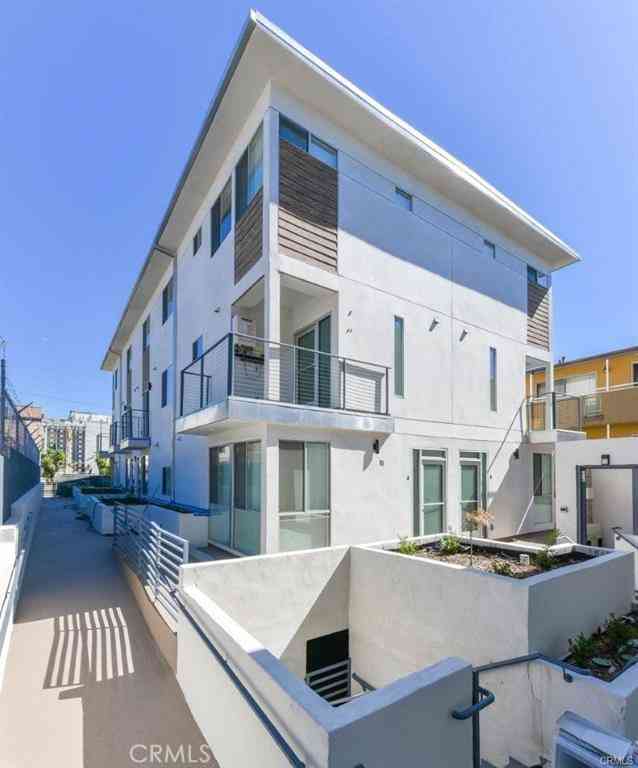 Condo For Rent - 1245 N New Hampshire Ave #5<br/> Los Angeles, CA 90029