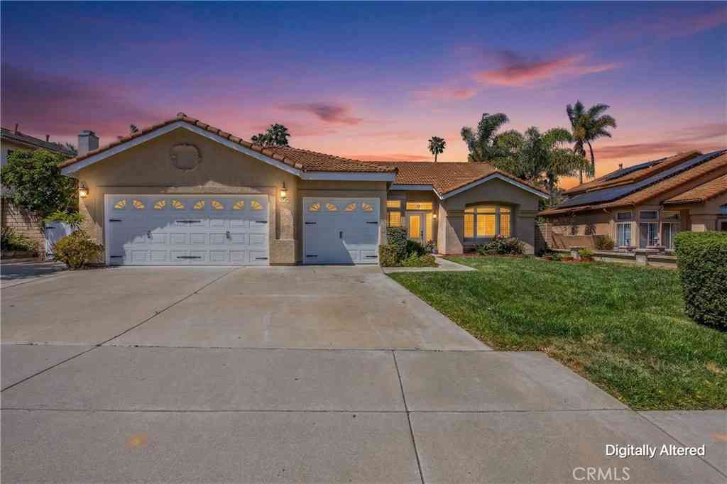Homes For Sale - 5179 Via Malaguena<br/> Oceanside, CA 92057