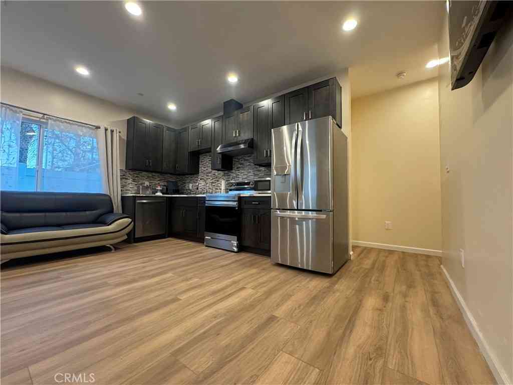 Homes For Rent - 14134 Califa St<br/> Sherman Oaks, CA 91401