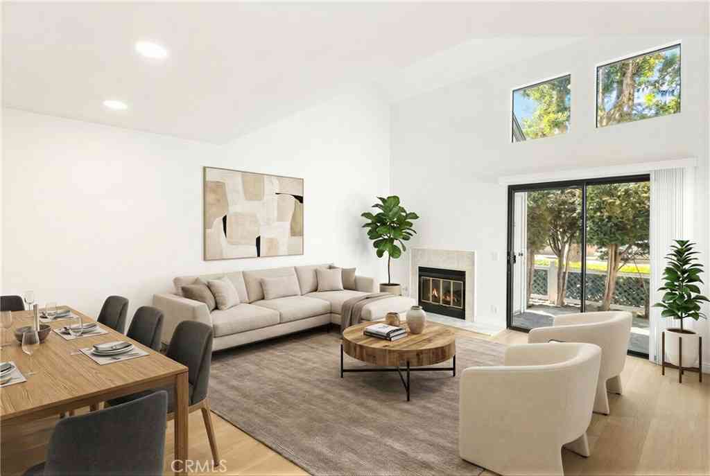 Condo For Sale - 446 Fallingstar<br/> Irvine, CA 92614