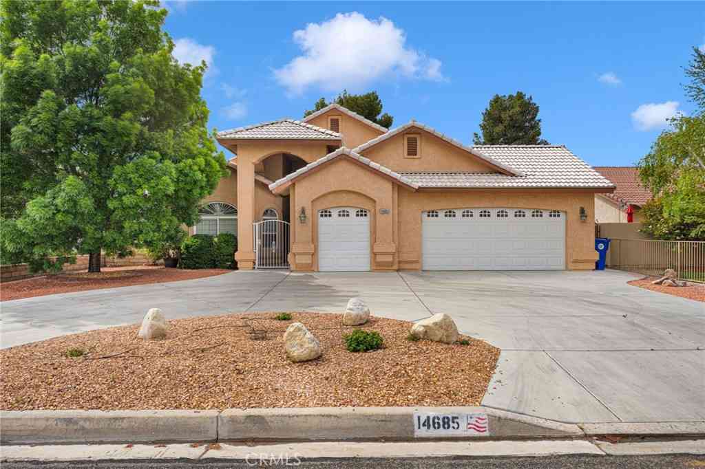 Homes For Sale - 14685 Cool Glen Drive<br/> Helendale, CA 92342