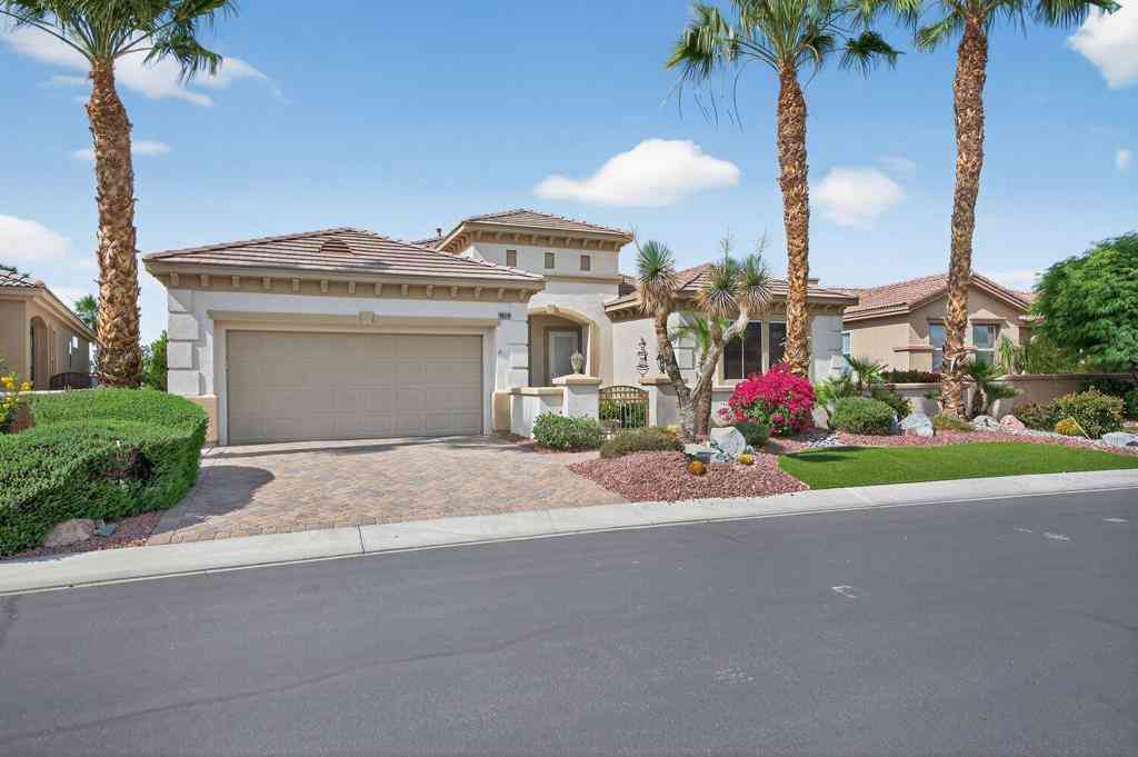 Homes For Sale - 80610 Prestwick Place<br/> Indio, CA 92201