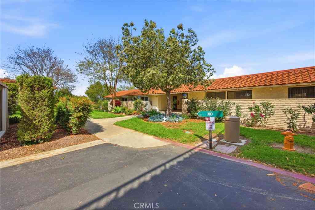 Condo For Sale - 3107 Via Serena S #P<br/> Laguna Woods, CA 92637