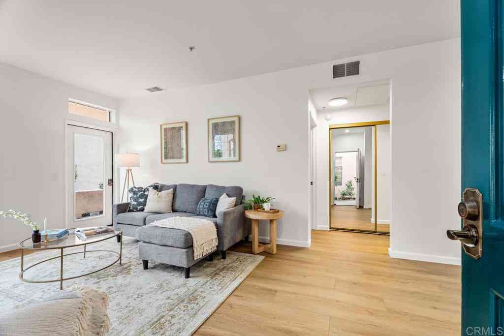 Condo For Sale - 18577 Caminito Pasadero #415<br/> San Diego, CA 92128