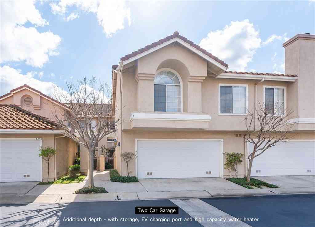 Townhouse For Sale - 620 Ivywood #F<br/> Ventura County, Simi Valley, CA 93065